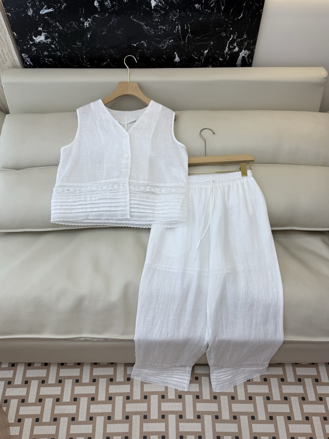 NO:747725,YM085# new suit factory zim...hollow embroidered linen top trouser suit light pink white SMLXL,,19860909YM085#新款套装工厂 zim…镂空绣花亚麻上衣 长裤套装 浅粉色 白色 SMLXL,,,Women's clothing