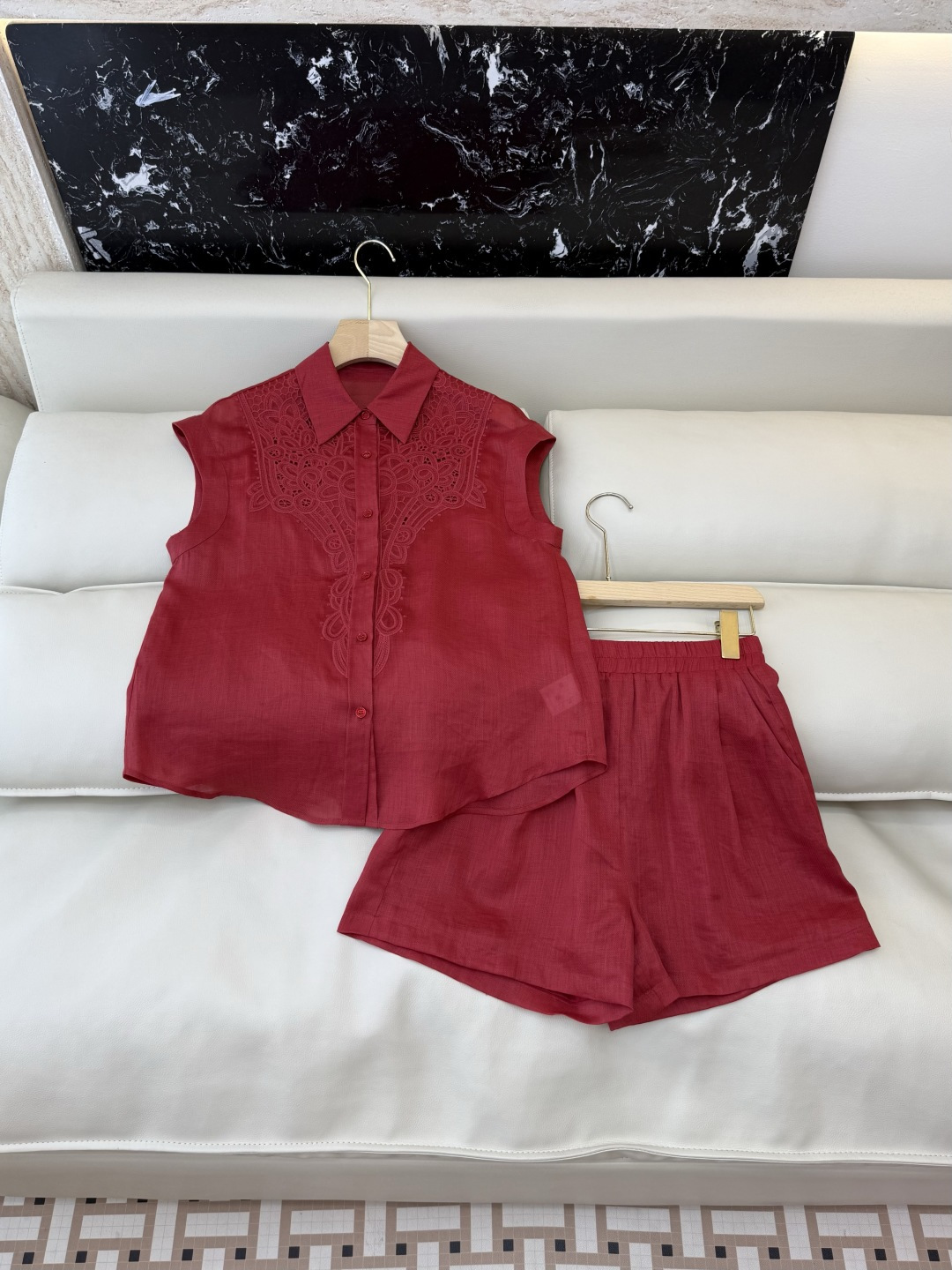 NO:747707,YM095# new suit factory zim linen embroidered top shorts suit red white light yellow SMLXL,,shorts,19860909YM095#新款套装工厂 zim 亚麻绣花上衣 短裤 套装 红色 白色 浅黄色 SMLXL,,shorts,,Women's clothing