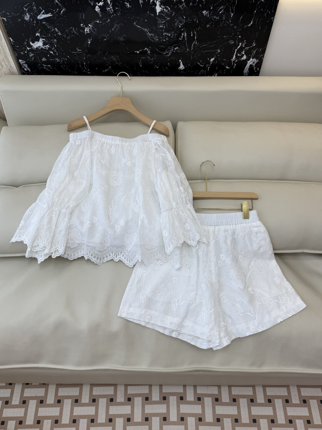 NO:747688,YM096# new suit factory special zim linen off-shoulder embroidered top shorts suit white light yellow SMLXL,,shorts,19860909YM096#新款套装工厂特 zim 亚麻露肩 绣花上衣 短裤 套装 白色 浅黄色 SMLXL,,shorts,,Women's clothing
