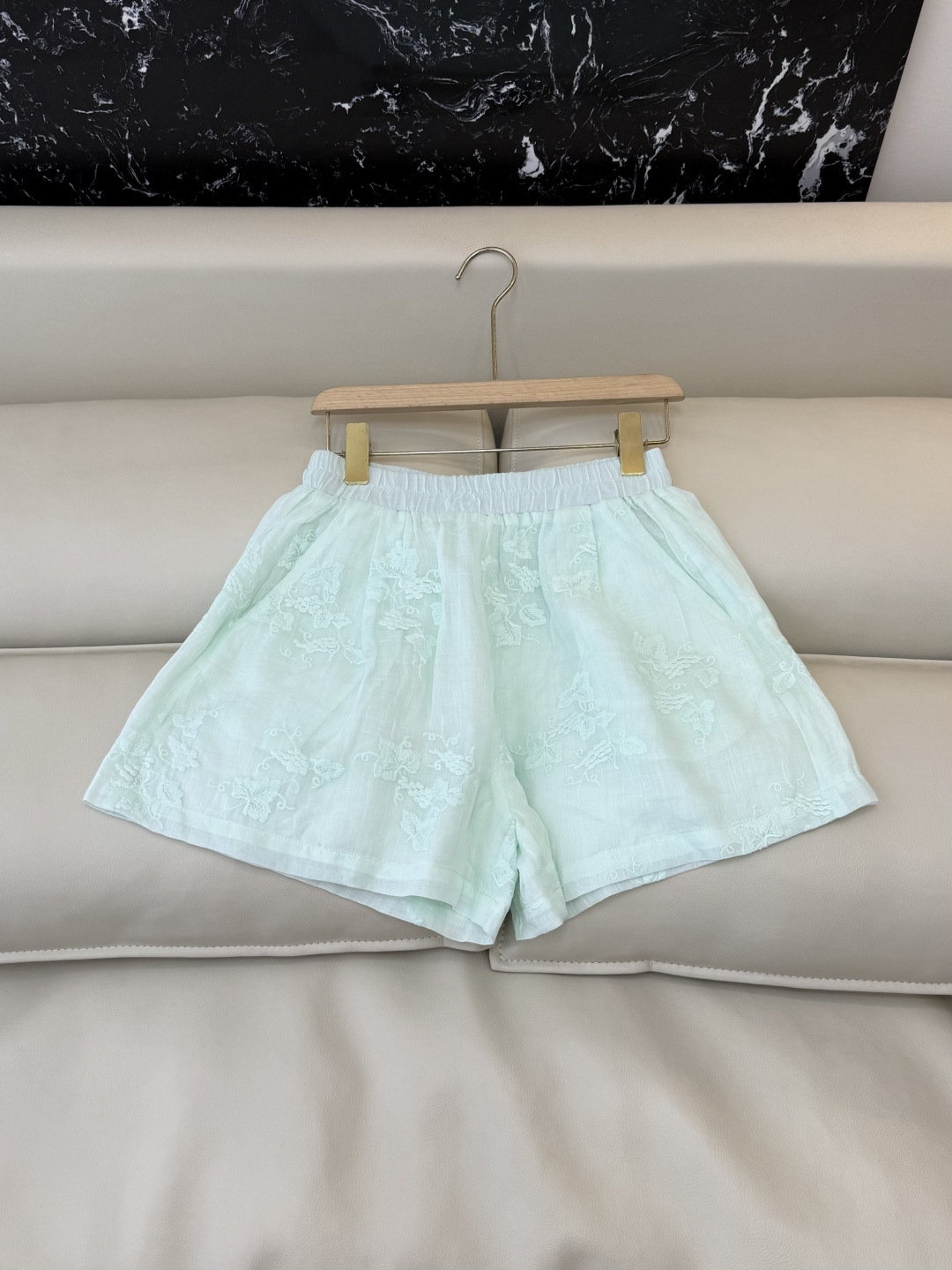 YM097#新款套装‼️zim 100%亚麻绣花上衣 ➕短裤 套装 白色 浅蓝色 浅黄色 SMLXL