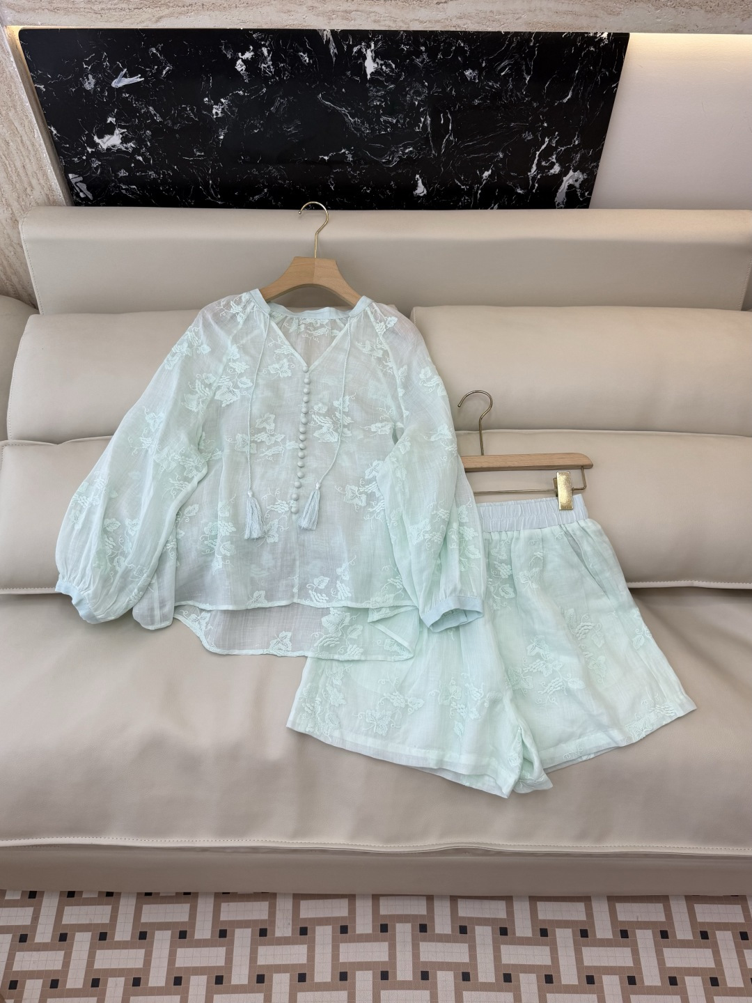NO:747691,YM097# new suit factory special zim linen embroidered top shorts suit white light blue light yellow SMLXL,,shorts,19860909YM097#新款套装工厂特 zim 亚麻绣花上衣 短裤 套装 白色 浅蓝色 浅黄色 SMLXL,,shorts,,Women's clothing