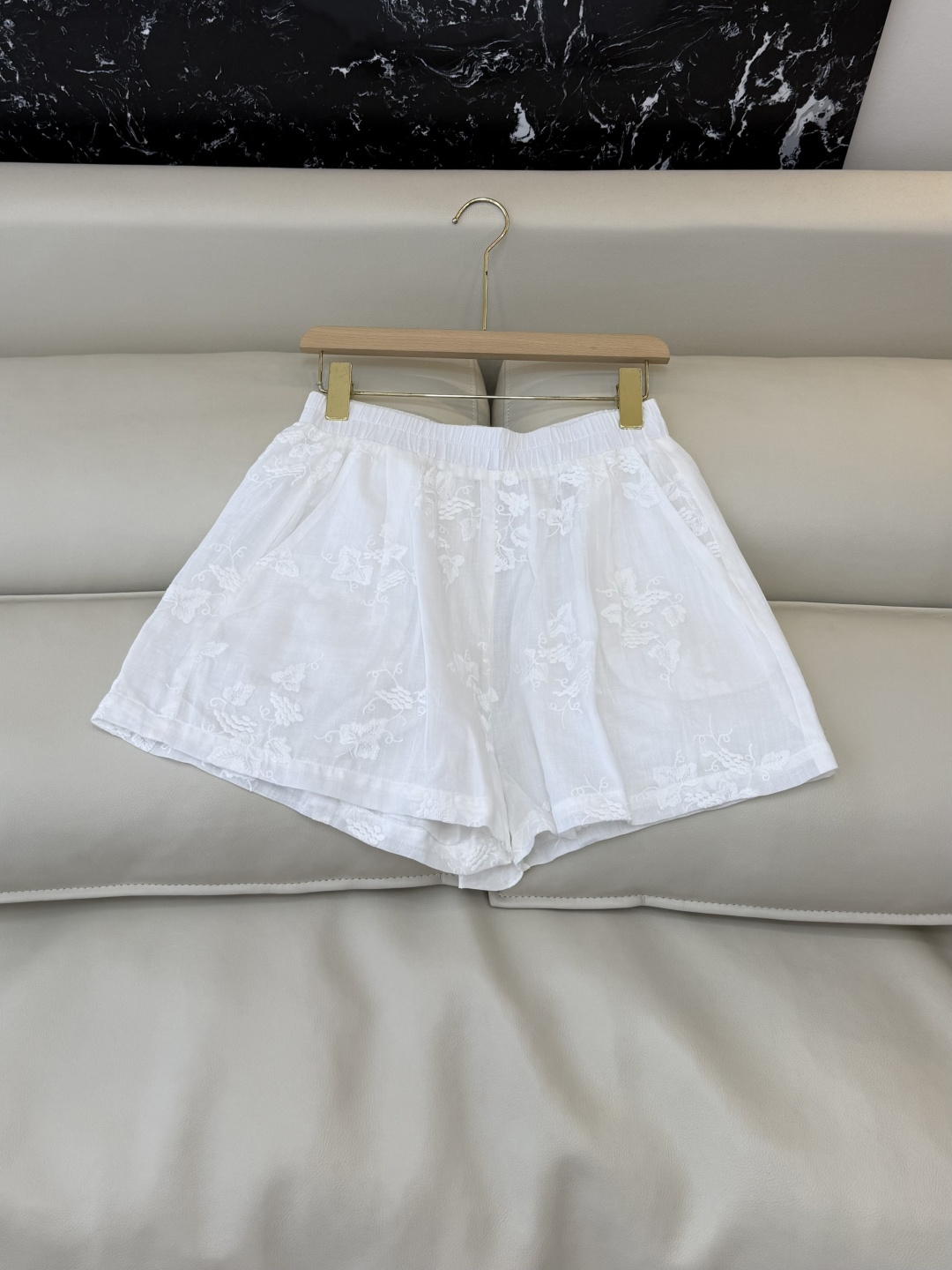 YM097#新款套装‼️zim 100%亚麻绣花上衣 ➕短裤 套装 白色 浅蓝色 浅黄色 SMLXL