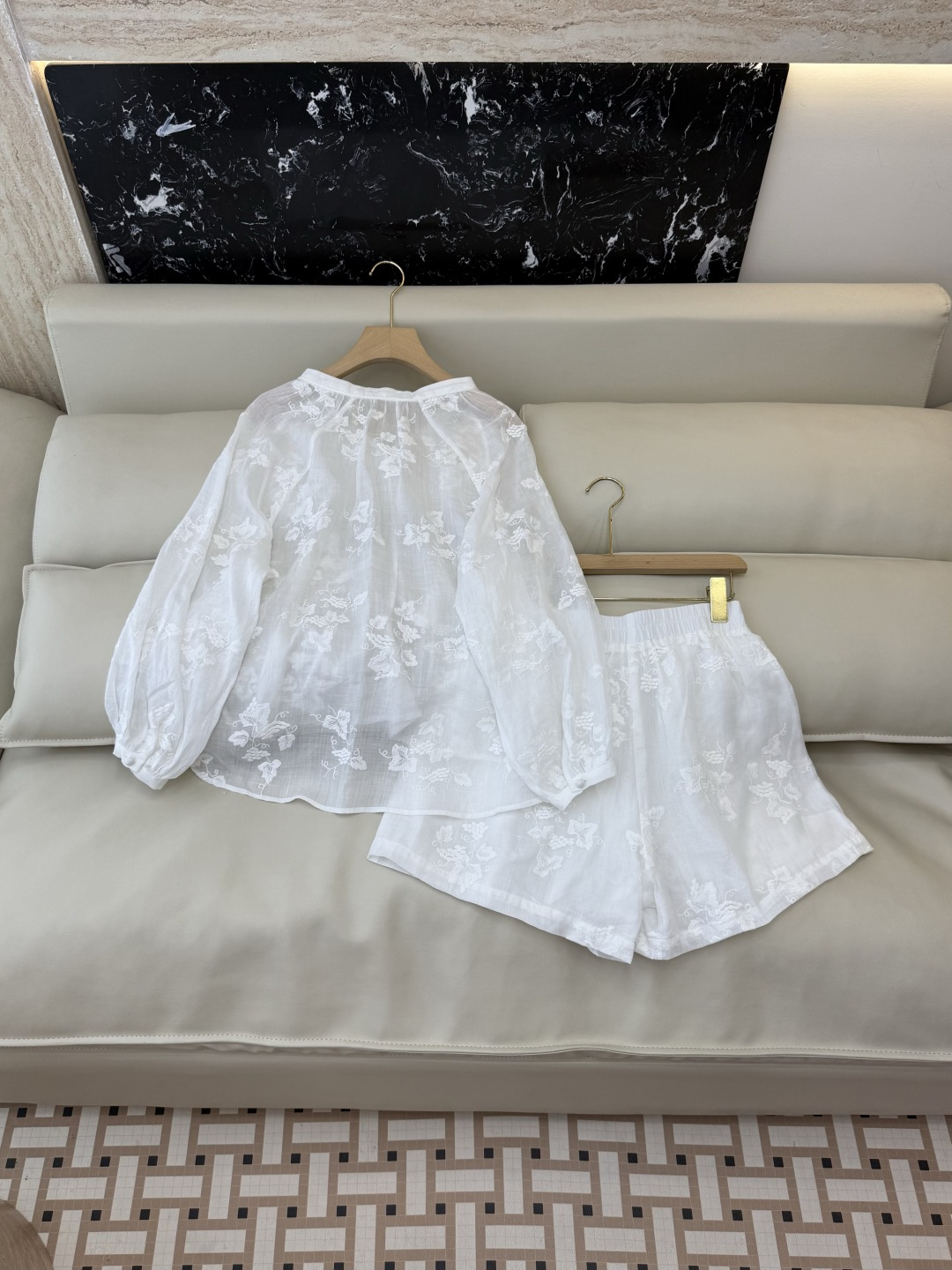 YM097#新款套装‼️zim 100%亚麻绣花上衣 ➕短裤 套装 白色 浅蓝色 浅黄色 SMLXL
