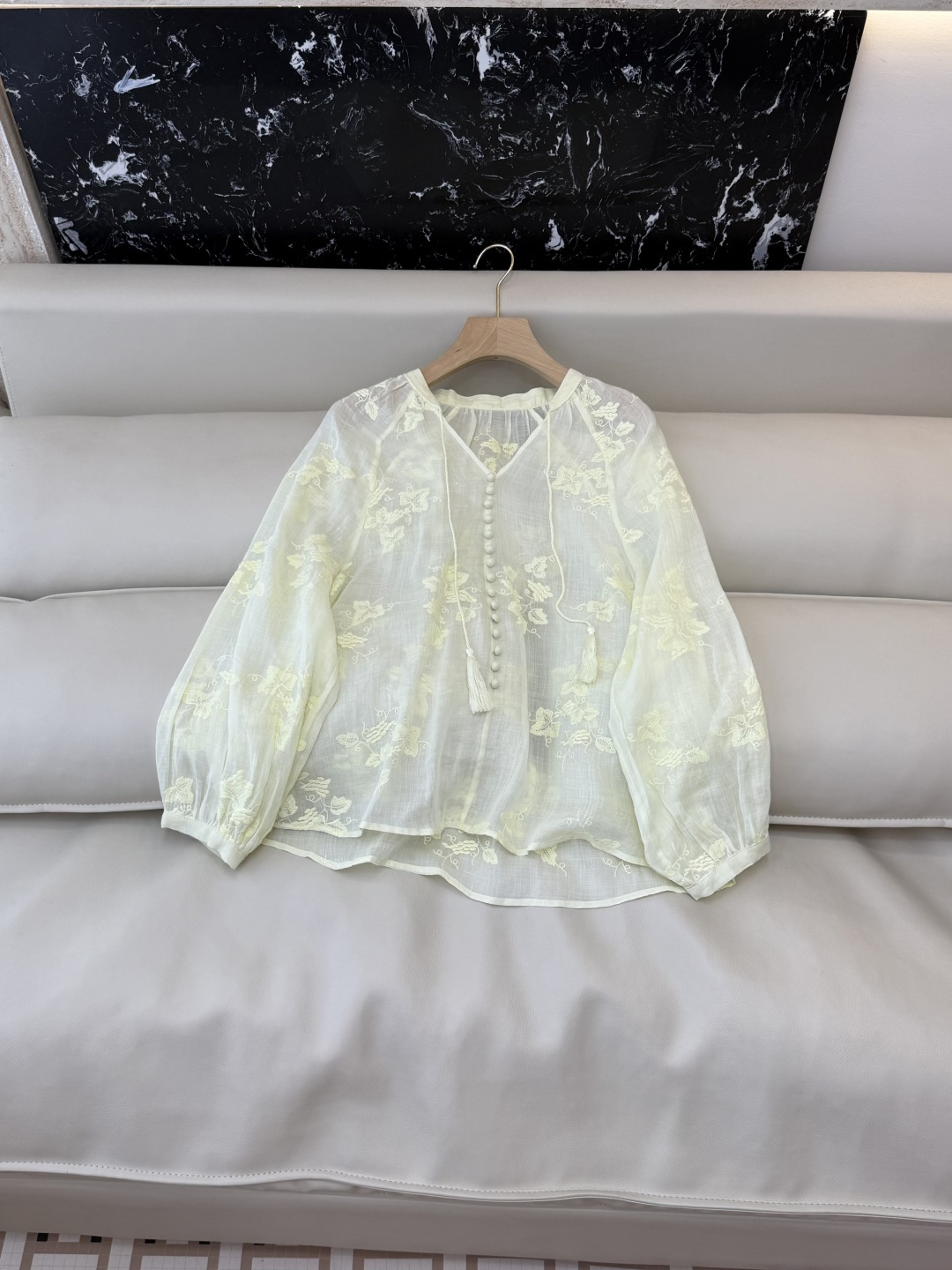 YM097#新款套装‼️zim 100%亚麻绣花上衣 ➕短裤 套装 白色 浅蓝色 浅黄色 SMLXL