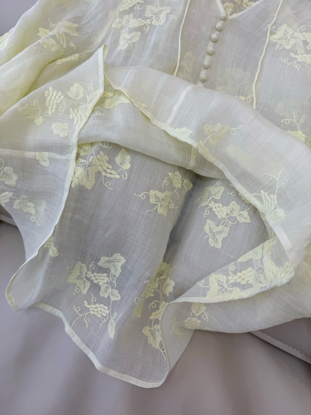 YM097#新款套装‼️zim 100%亚麻绣花上衣 ➕短裤 套装 白色 浅蓝色 浅黄色 SMLXL