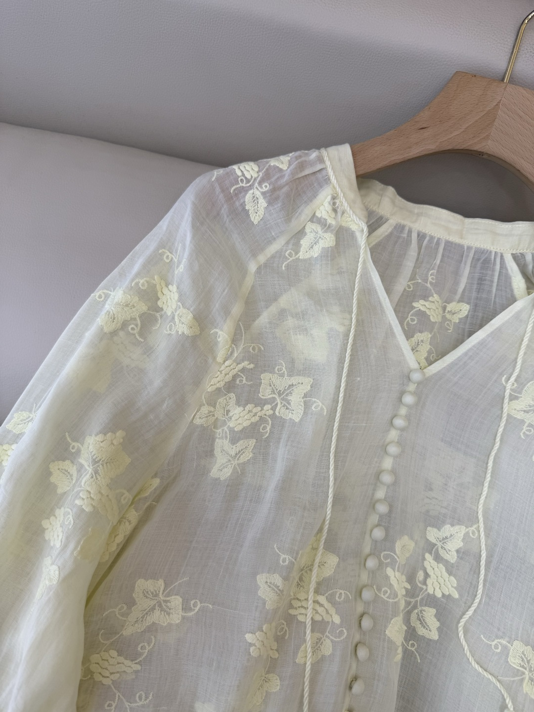 YM097#新款套装‼️zim 100%亚麻绣花上衣 ➕短裤 套装 白色 浅蓝色 浅黄色 SMLXL