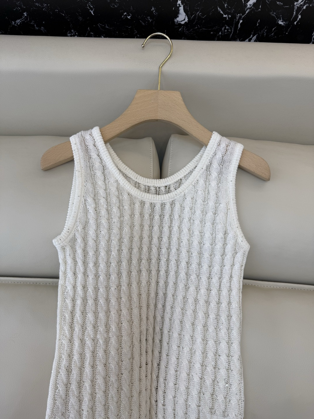 LZM26007#新款背心💕Bc 最新款 镂空无袖背心 杏色 白色 SML