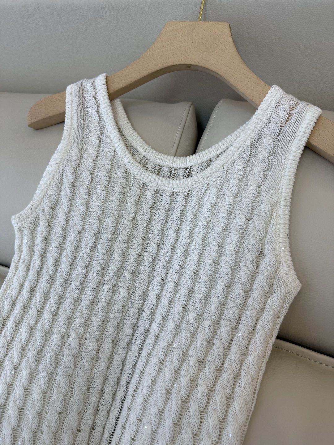 LZM26007#新款背心💕Bc 最新款 镂空无袖背心 杏色 白色 SML