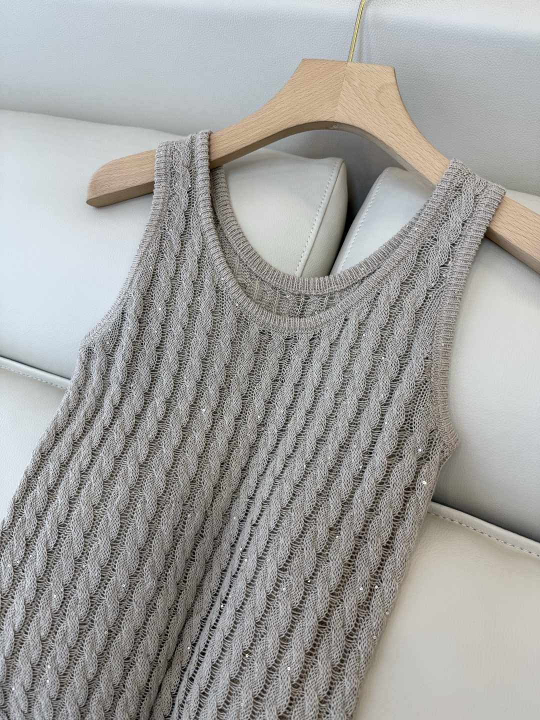 LZM26007#新款背心💕Bc 最新款 镂空无袖背心 杏色 白色 SML