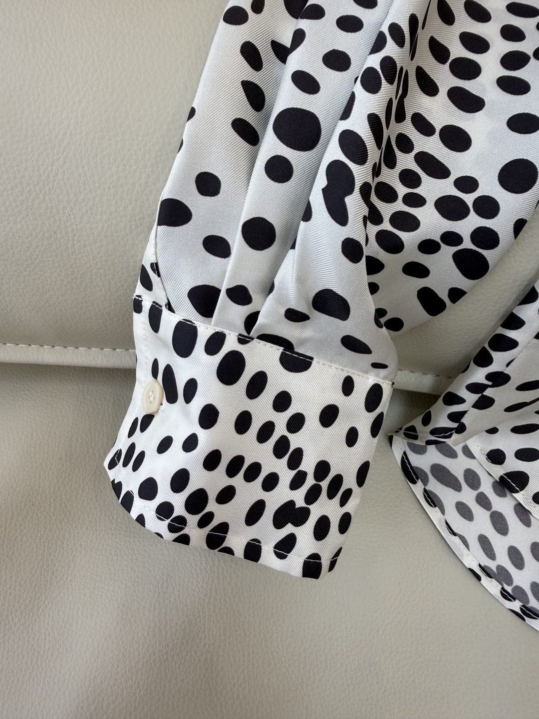 BS1125#新款衬衫💕Max mara 波点印花 100% 斜纹真丝印花长袖衬衫 36/38/40/4