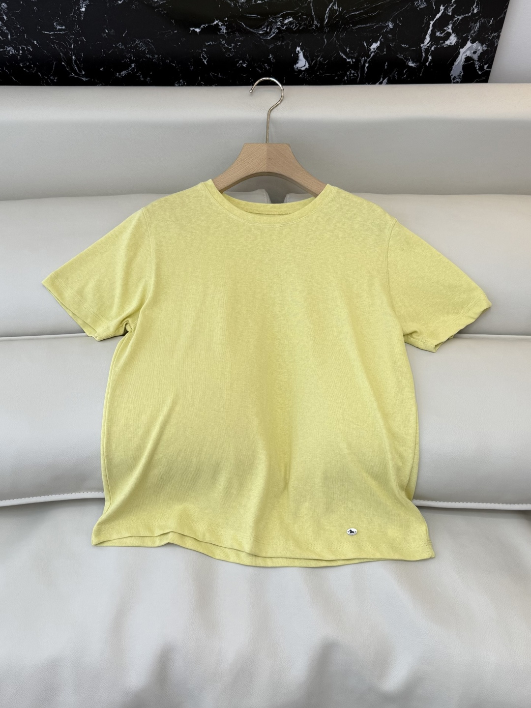 NO:748525,HL002# factory minimalist style versatile slimming short-sleeved T-shirt white yellow ML,,T-shirt,tees,t-shirt,19860909HL002#工厂 极简风 百搭显瘦短袖T恤 白色黄色 ML,,T-shirt,tees，t-shirt,,Women's clothing