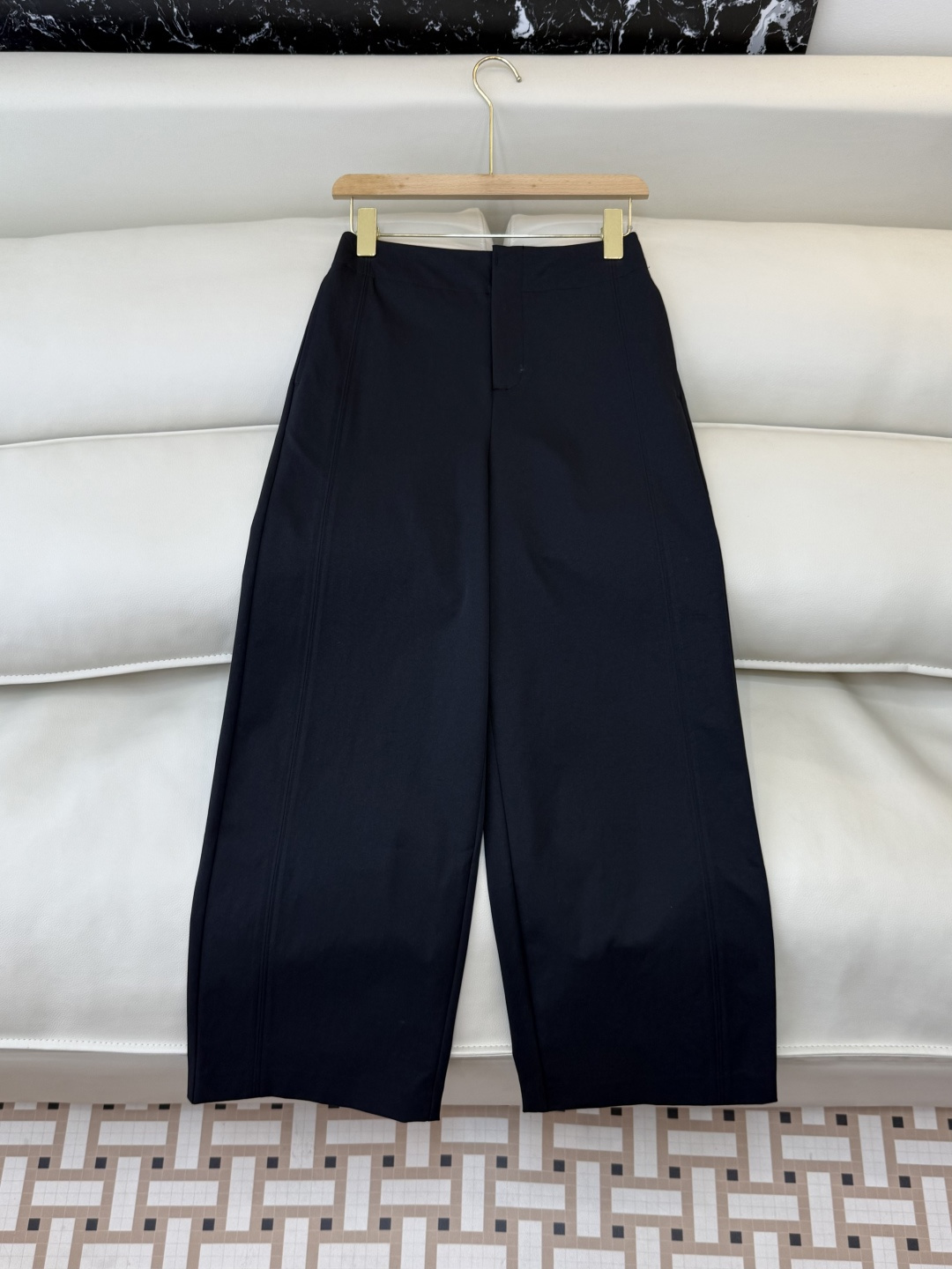 NO:748548,JY8020# new trousers factory special slimming versatile style nine-point trousers three colors SMLXL,,19860909JY8020#新款裤子工厂特 显瘦 百搭款 九分长裤 三色 SMLXL,,,Women's clothing