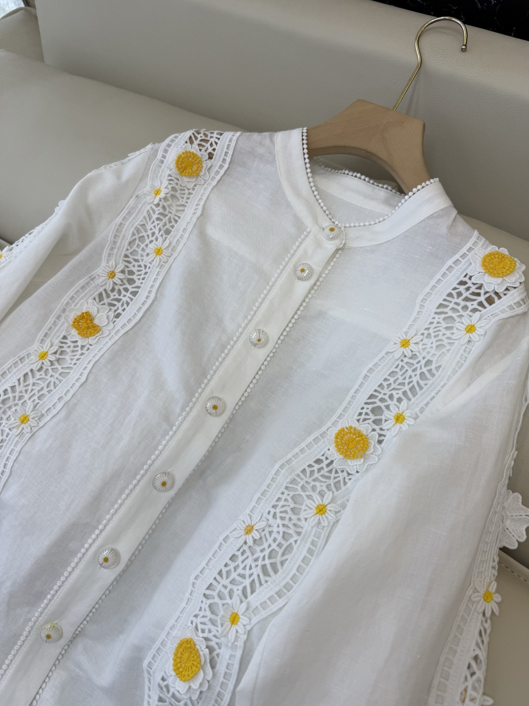 ES019#新款衬衫💕Zim 蕾丝立体花 显瘦 白色衬衫 SML