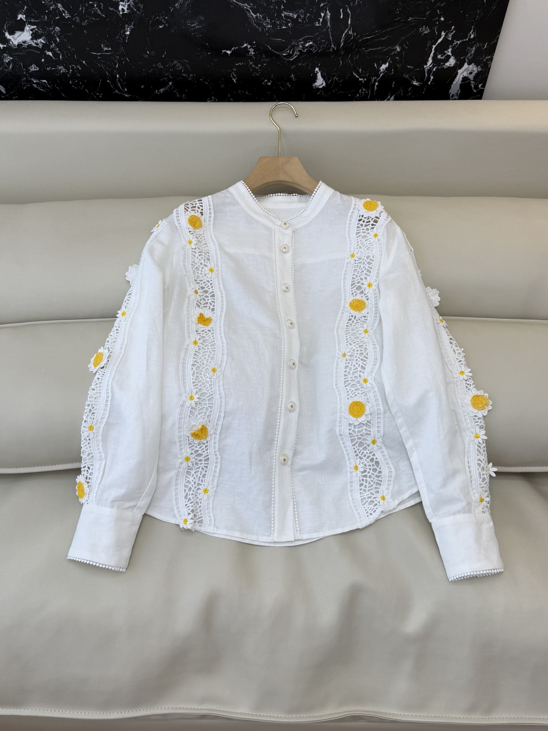 ES019#新款衬衫💕Zim 蕾丝立体花 显瘦 白色衬衫 SML