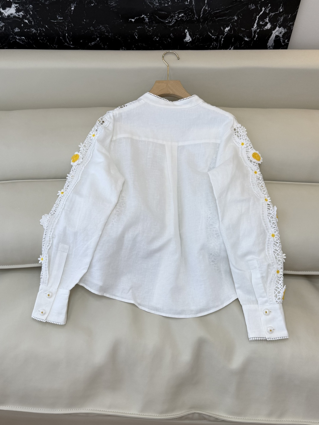 ES019#新款衬衫💕Zim 蕾丝立体花 显瘦 白色衬衫 SML