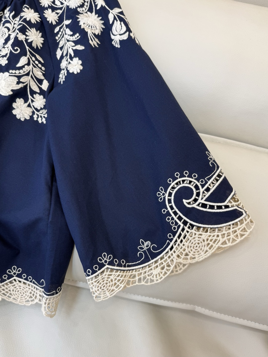 ES021#新款衬衫💕ES 立体绣花 圆领 苎麻棉 上衣 白色 蓝色 SML