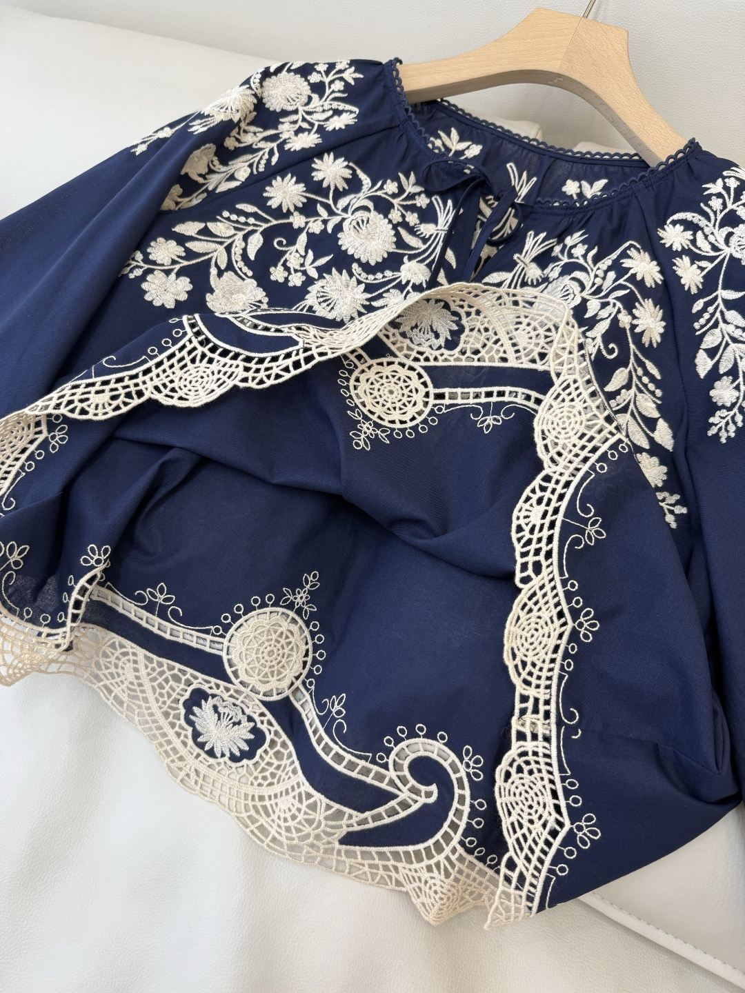 ES021#新款衬衫💕ES 立体绣花 圆领 苎麻棉 上衣 白色 蓝色 SML