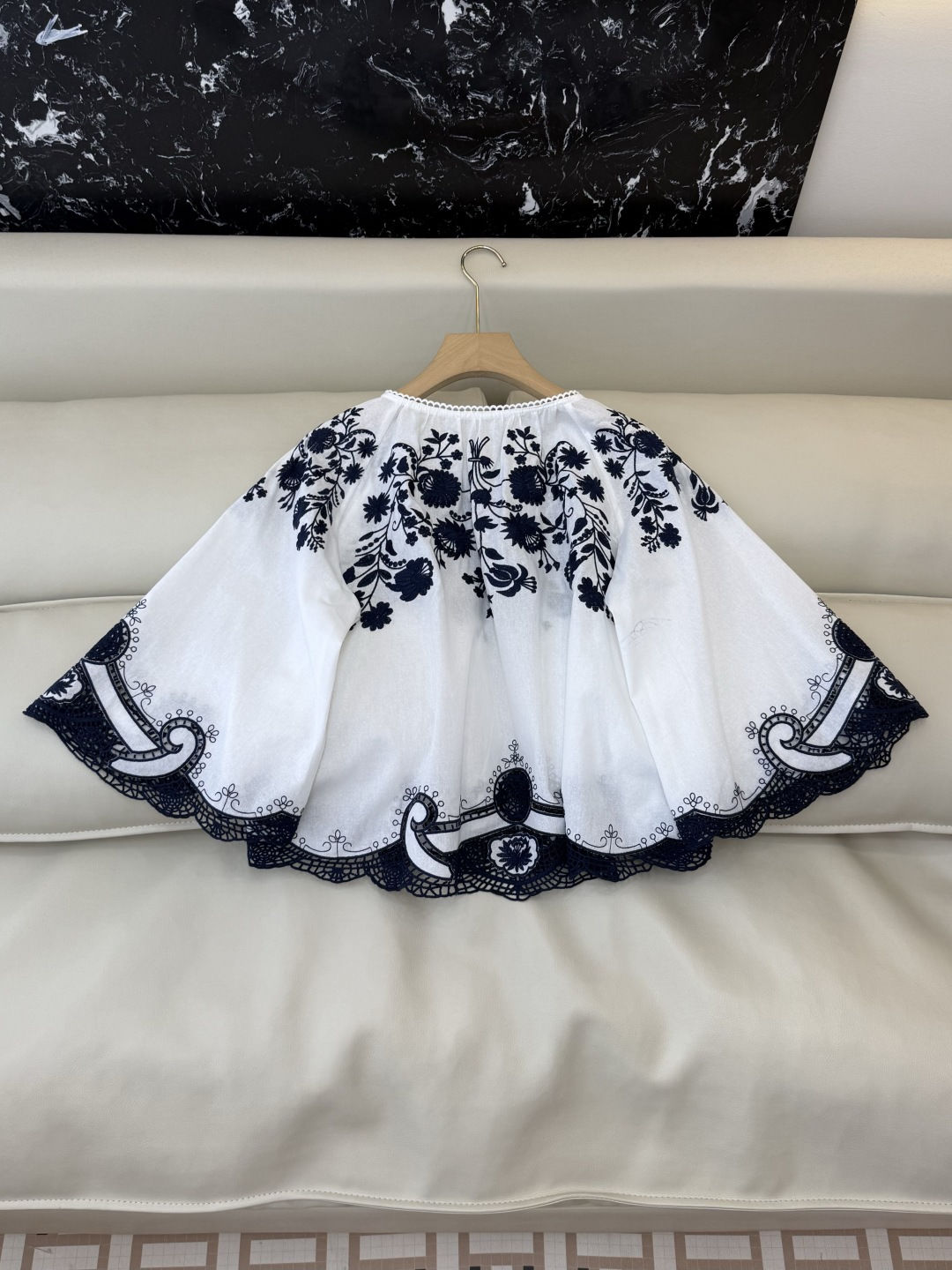 ES021#新款衬衫💕ES 立体绣花 圆领 苎麻棉 上衣 白色 蓝色 SML