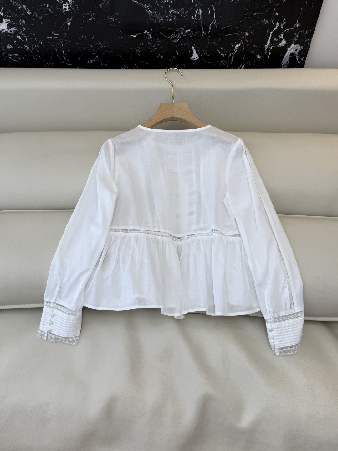 ES018#新款衬衫💕ES 打条蕾丝显瘦 白色衬衫 SML