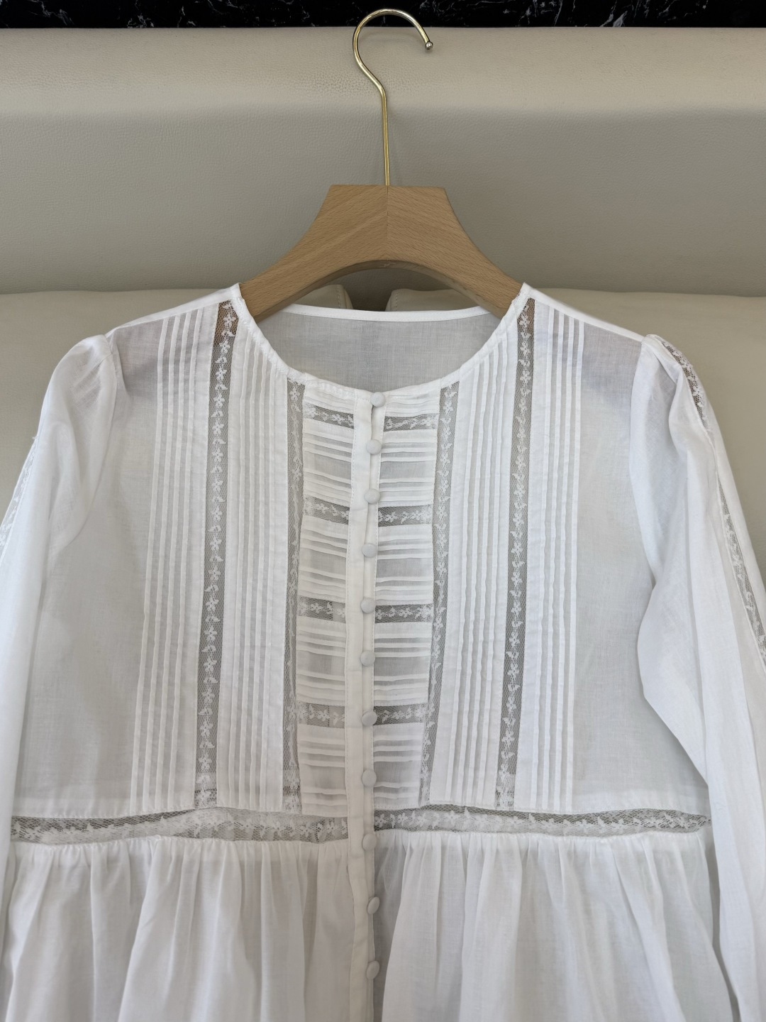 ES018#新款衬衫💕ES 打条蕾丝显瘦 白色衬衫 SML