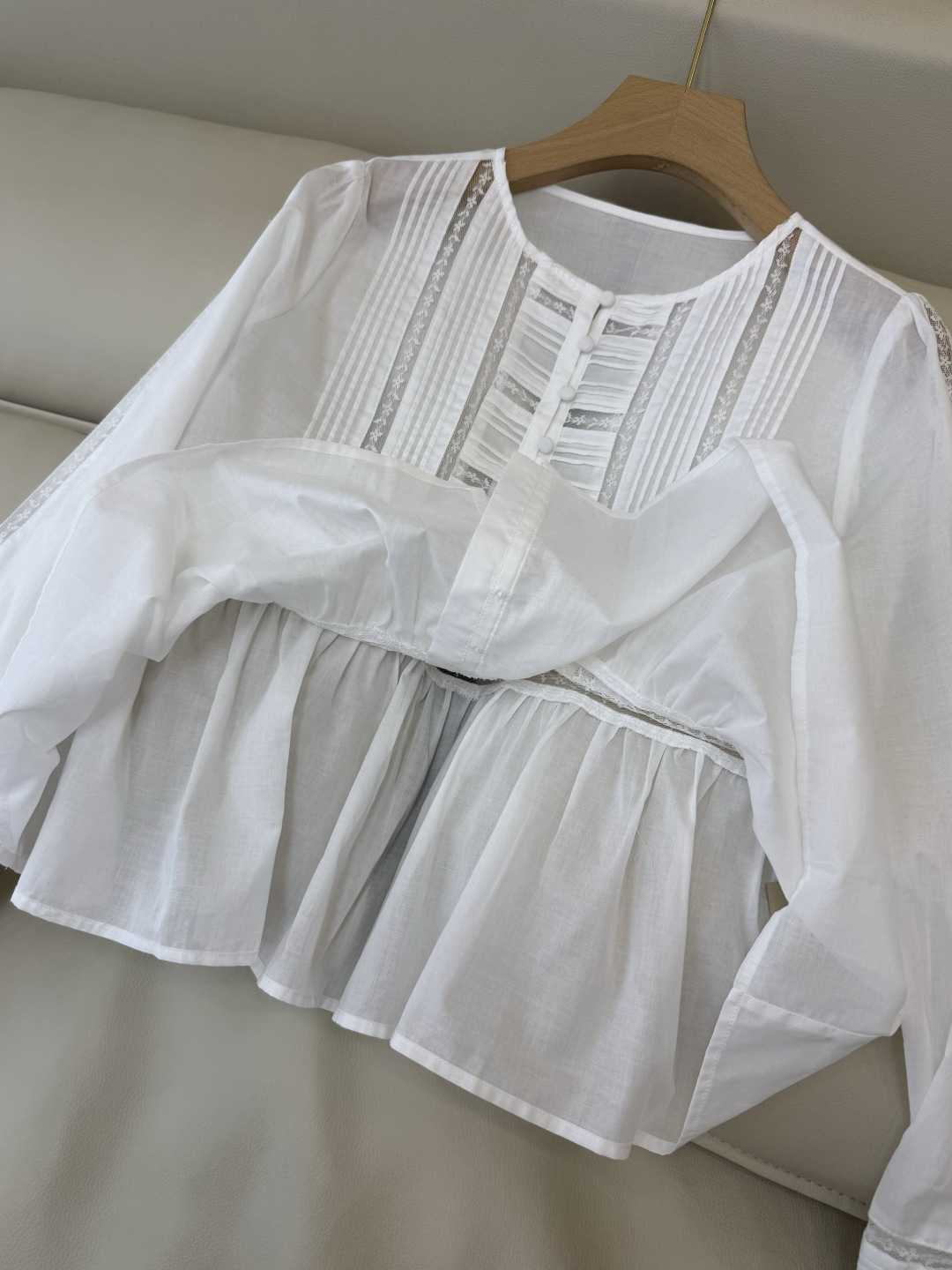 ES018#新款衬衫💕ES 打条蕾丝显瘦 白色衬衫 SML
