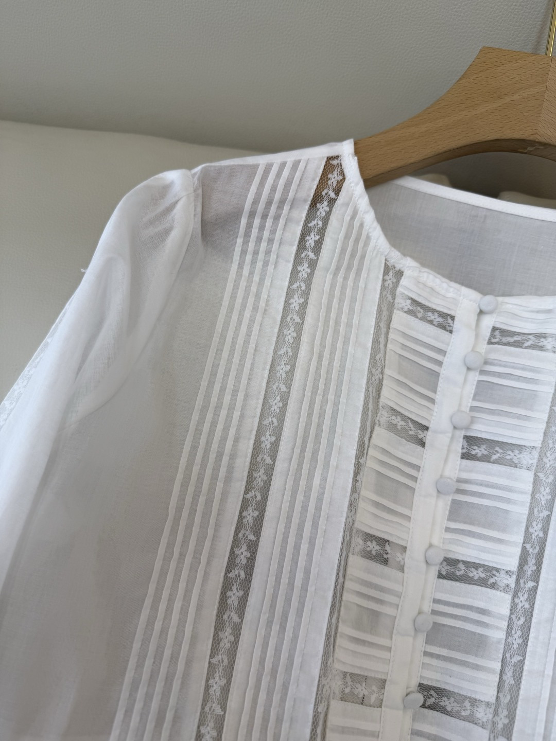 ES018#新款衬衫💕ES 打条蕾丝显瘦 白色衬衫 SML