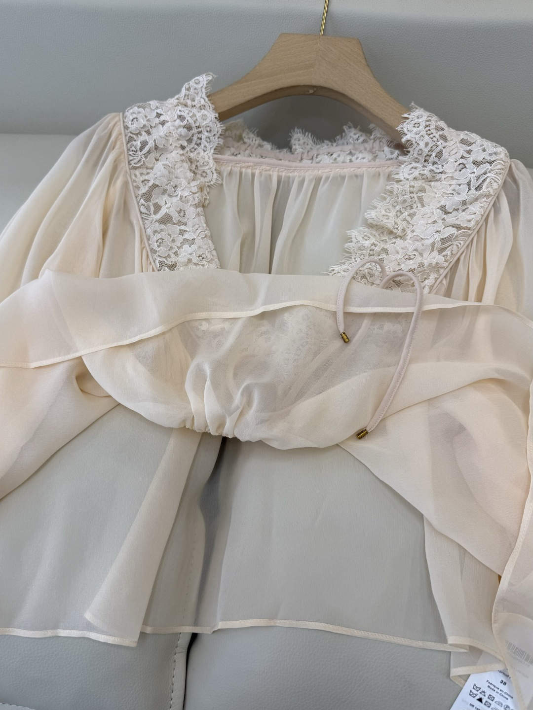 QD8060#新款真丝衬衫💕chloe 顶级版 100% 真丝蕾丝绣花 肉粉色真丝上衣 36-42