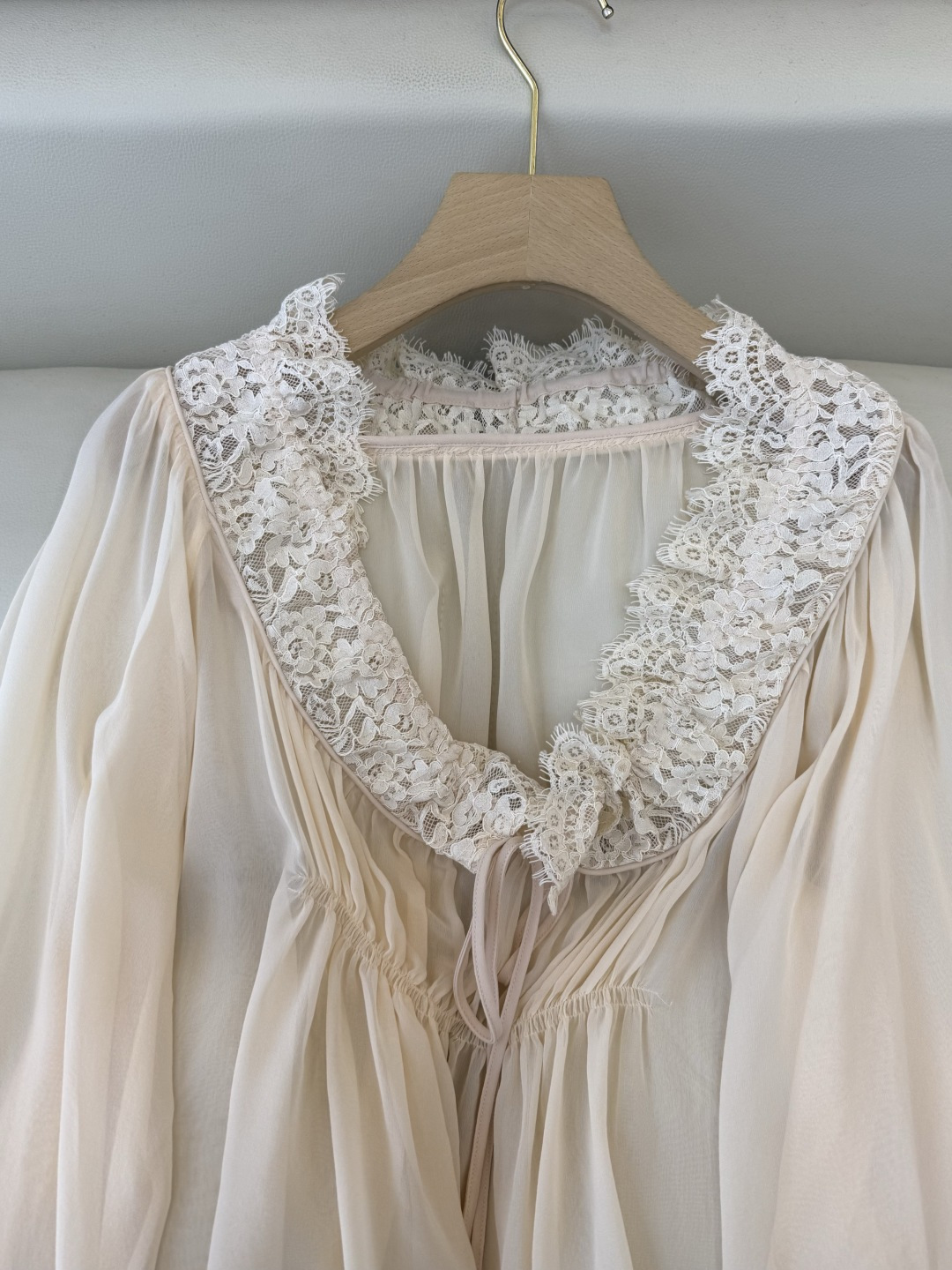 QD8060#新款真丝衬衫💕chloe 顶级版 100% 真丝蕾丝绣花 肉粉色真丝上衣 36-42