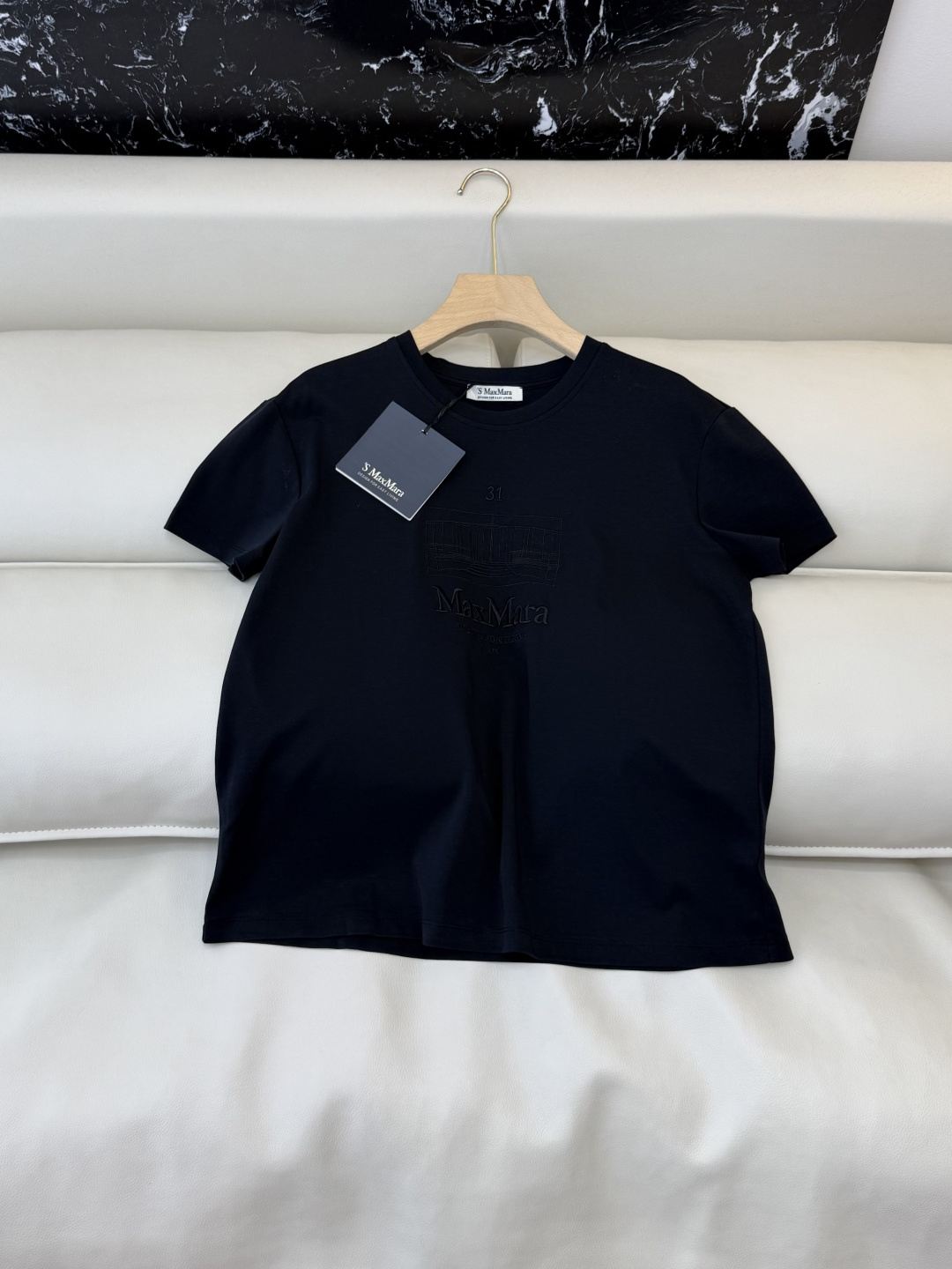 NO:750437,YO038# New T-shirt factory special Max top version three-dimensional embroidery short-sleeved T-shirt black apricot 36-42,, T-shirt, tees, t-shirt,19860909YO038#新款T恤工厂特 Max 顶级版 立体绣花 短袖T恤 黑色 杏色 36-42,,T-shirt,tees，t-shirt,,Women's clothing