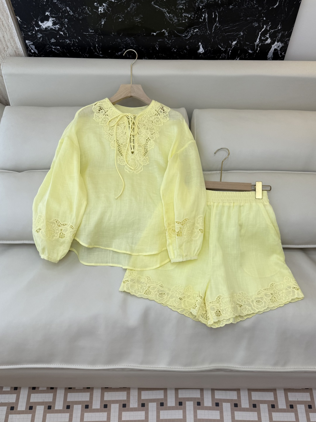 NO:750387,YM102# new suit factory zim lace ramie heavy industry embroidered top shorts suit white yellow SMLXL,,shorts,19860909YM102#新款套装工厂 zim 蕾丝花边 苎麻重工绣花上衣 短裤 套装 白色 黄色 SMLXL,,shorts,,Women's clothing