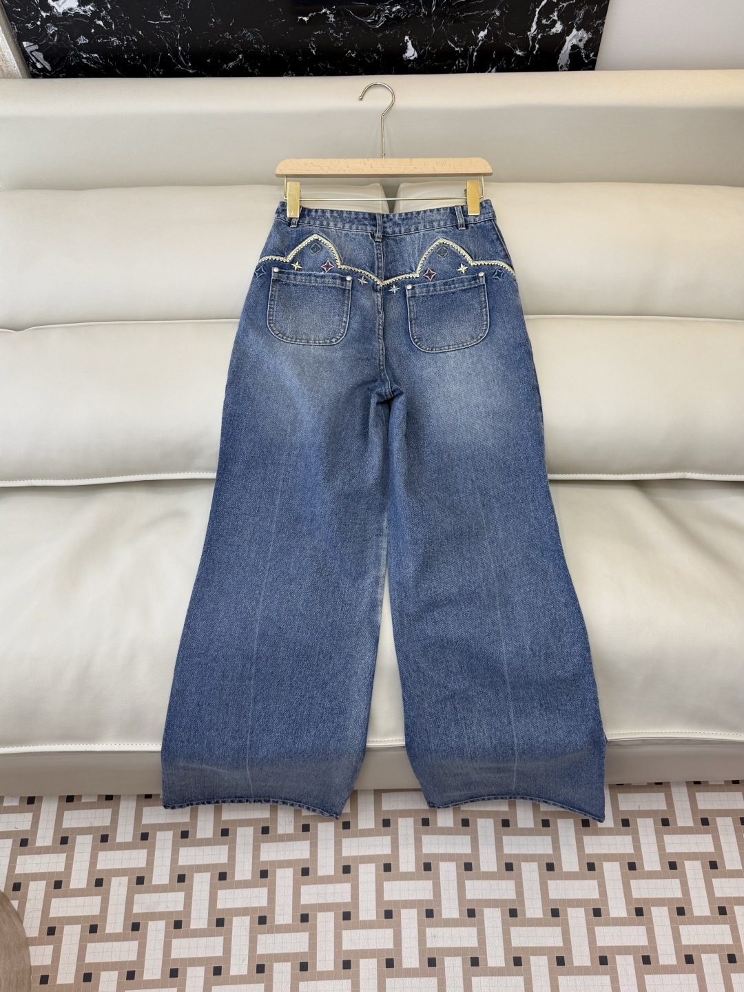 GU021#新款牛仔裤‼️L V 绣花 牛仔长裤 SML