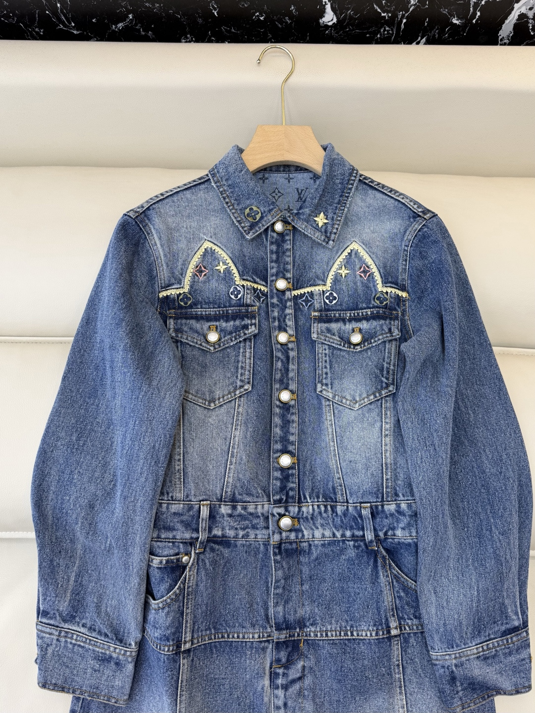 GU023#新款外套‼️L V 重工绣花 长袖牛仔长外套式连衣裙 SML