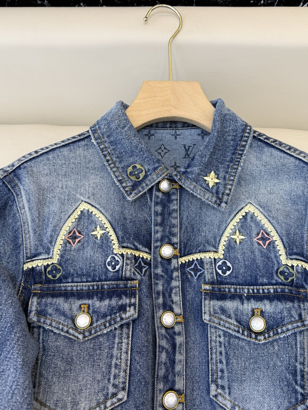 GU023#新款外套‼️L V 重工绣花 长袖牛仔长外套式连衣裙 SML