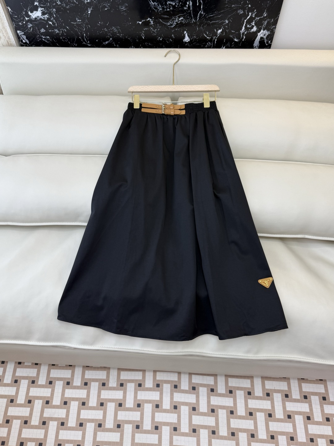 AW015#新款半裙P‼️PR 三角标 长款半裙 黑色 杏色 SML