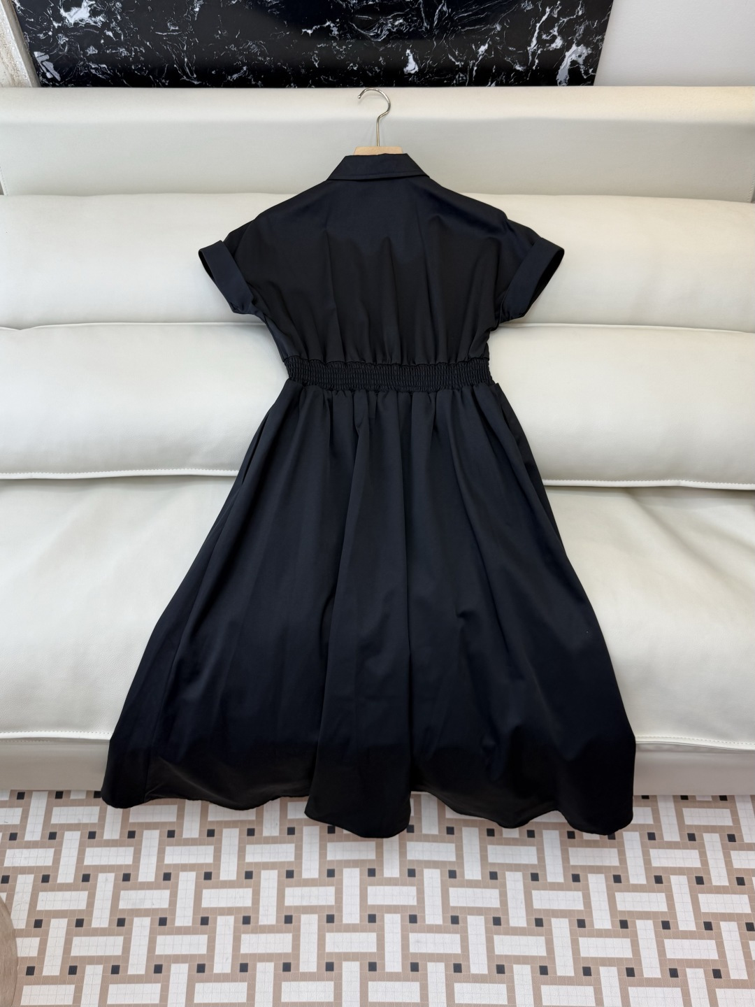 AW016#新款连衣裙P‼️PR 三角标 短袖修身连衣裙 黑色 杏色 SML