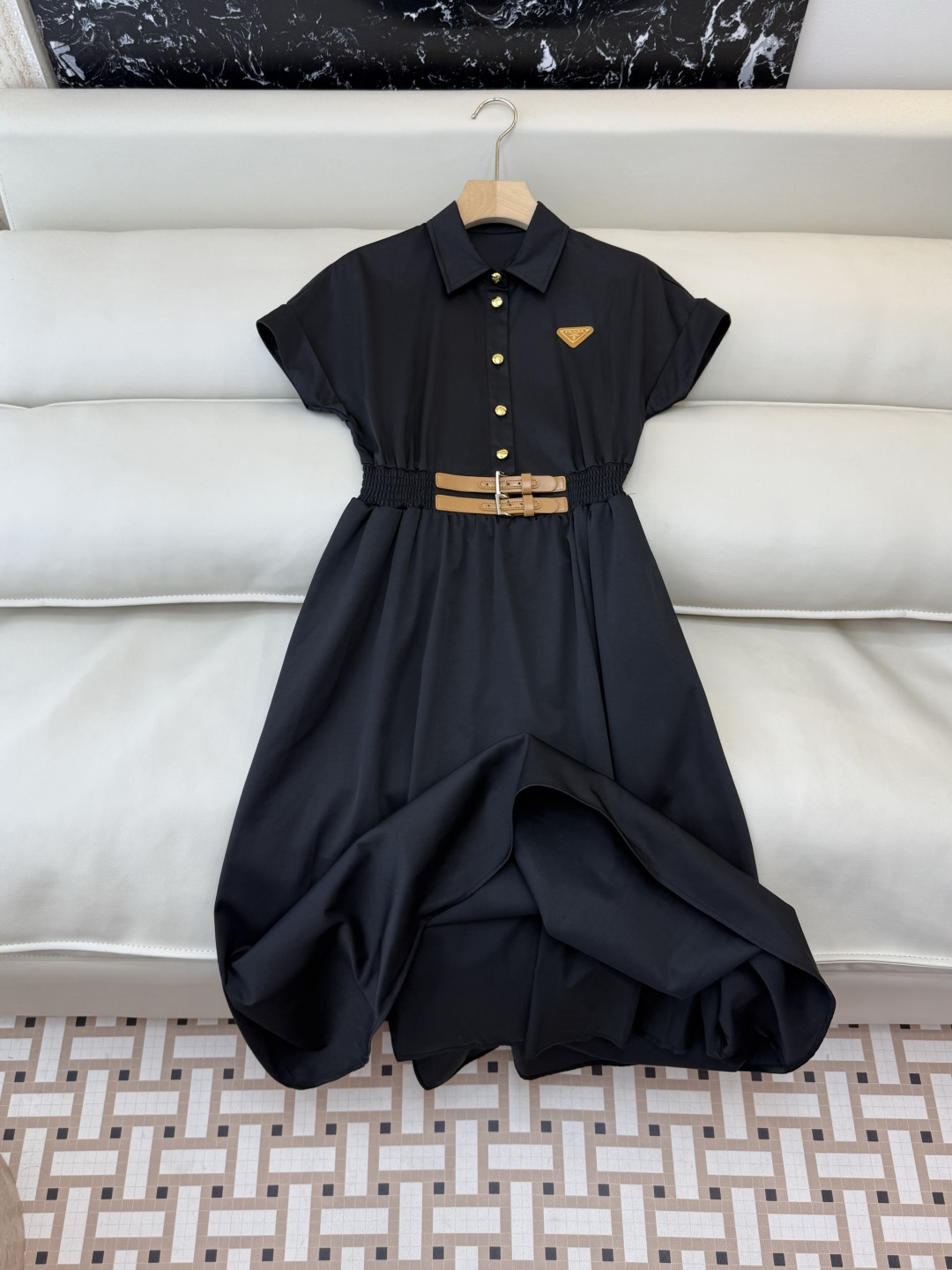 AW016#新款连衣裙P‼️PR 三角标 短袖修身连衣裙 黑色 杏色 SML