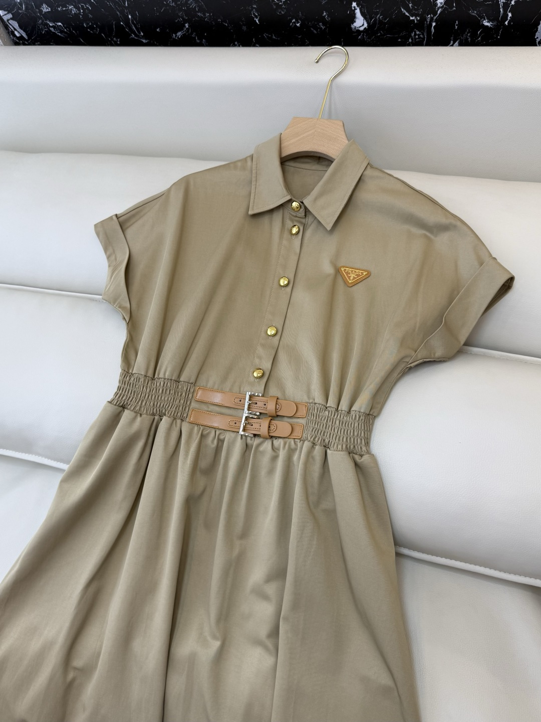 AW016#新款连衣裙P‼️PR 三角标 短袖修身连衣裙 黑色 杏色 SML