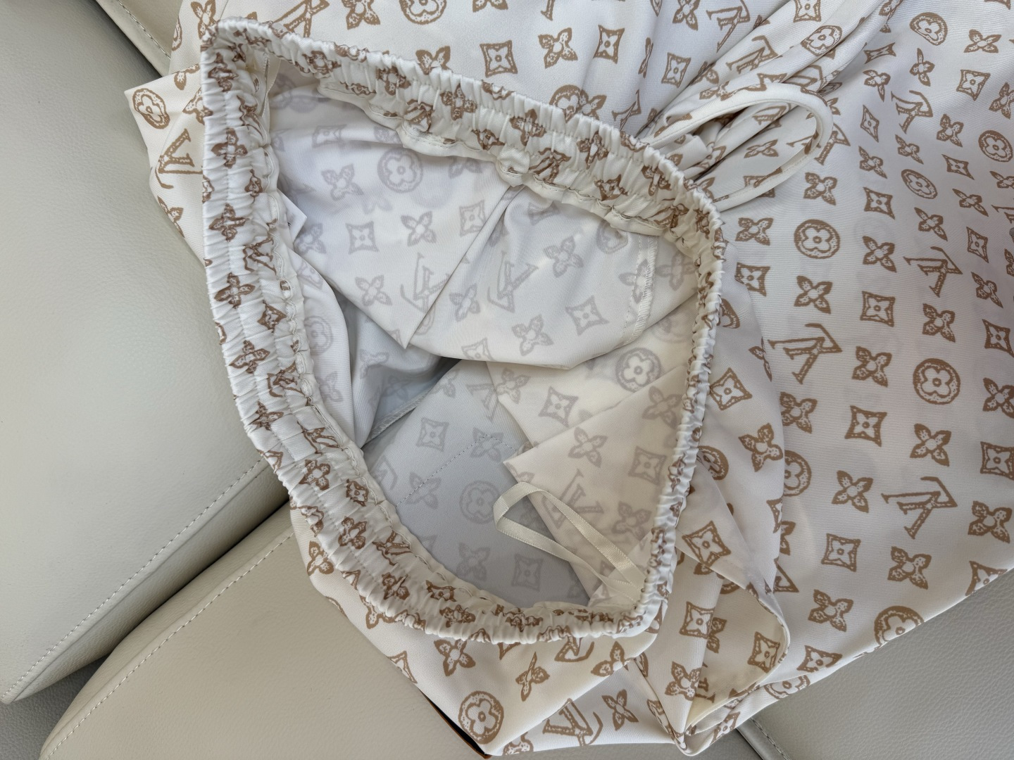 AW026#新款裤子P‼️L V 家 老花 logo 印花长裤 两色图 SML