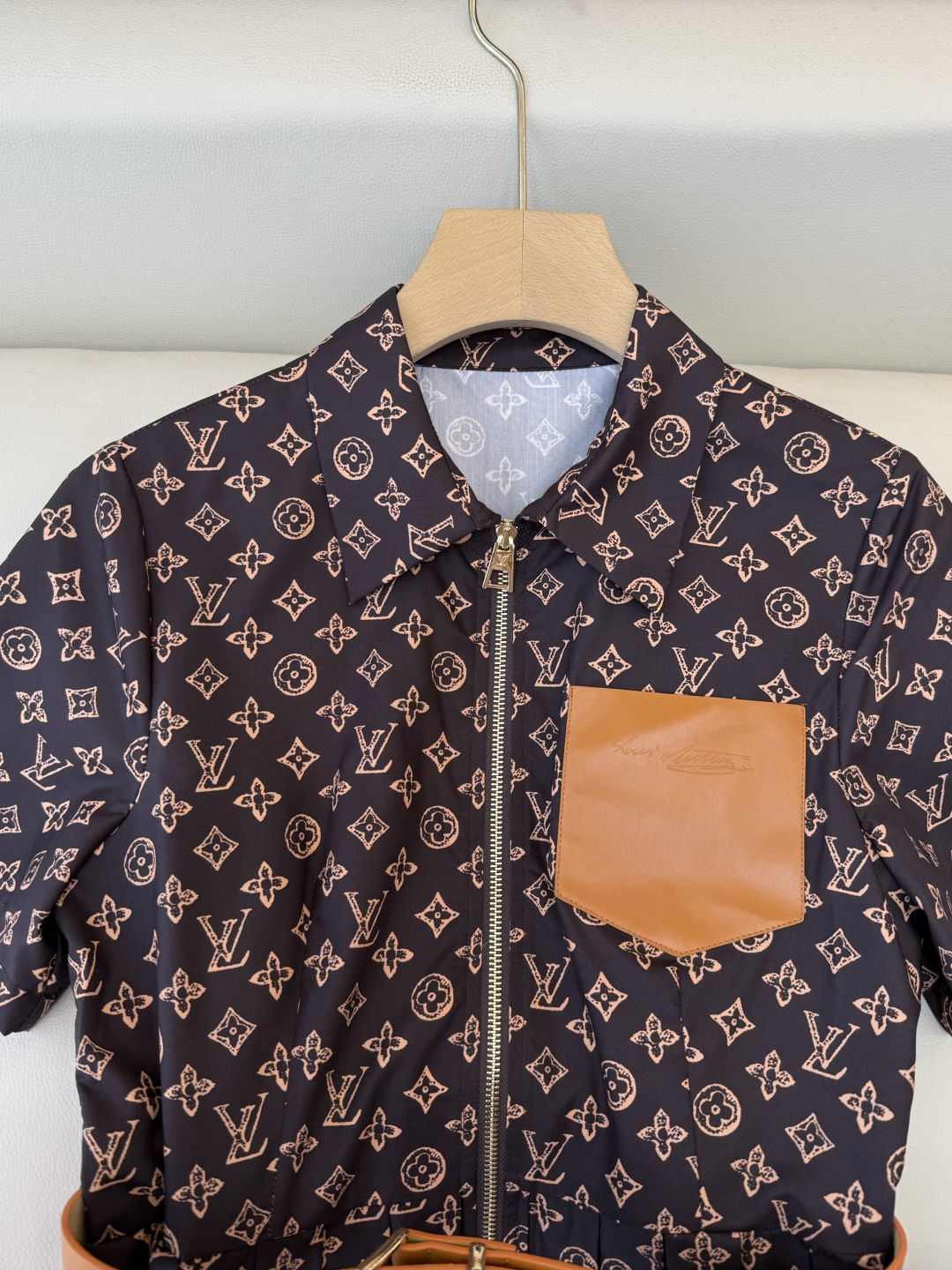 AW024#新款连衣裙P‼️L V 家 短袖修身 老花 logo 配腰带 连衣裙 两色图 SML