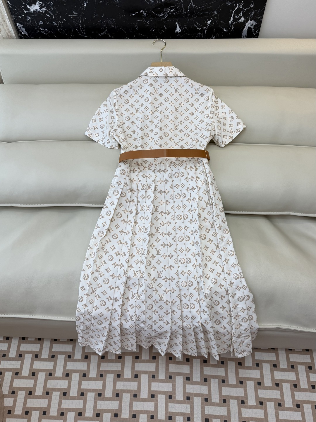 AW024#新款连衣裙P‼️L V 家 短袖修身 老花 logo 配腰带 连衣裙 两色图 SML