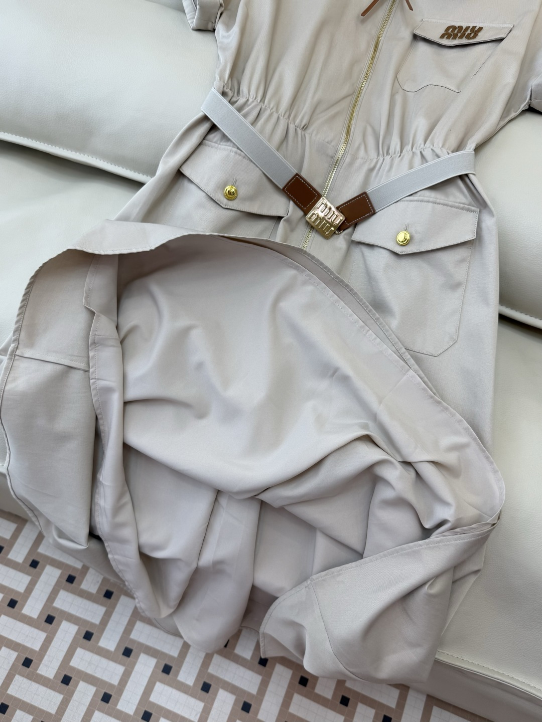 AW022#新款连衣裙P‼️miu 家 短袖修身 字母logo 连衣裙 两色图 SML