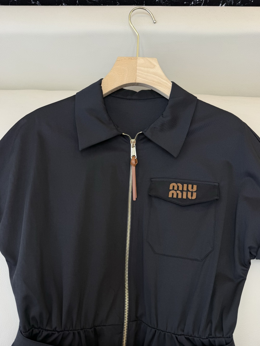 AW022#新款连衣裙P‼️miu 家 短袖修身 字母logo 连衣裙 两色图 SML