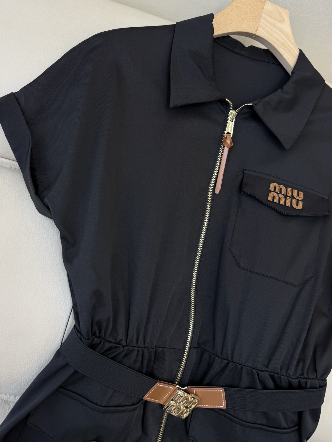 AW022#新款连衣裙P‼️miu 家 短袖修身 字母logo 连衣裙 两色图 SML