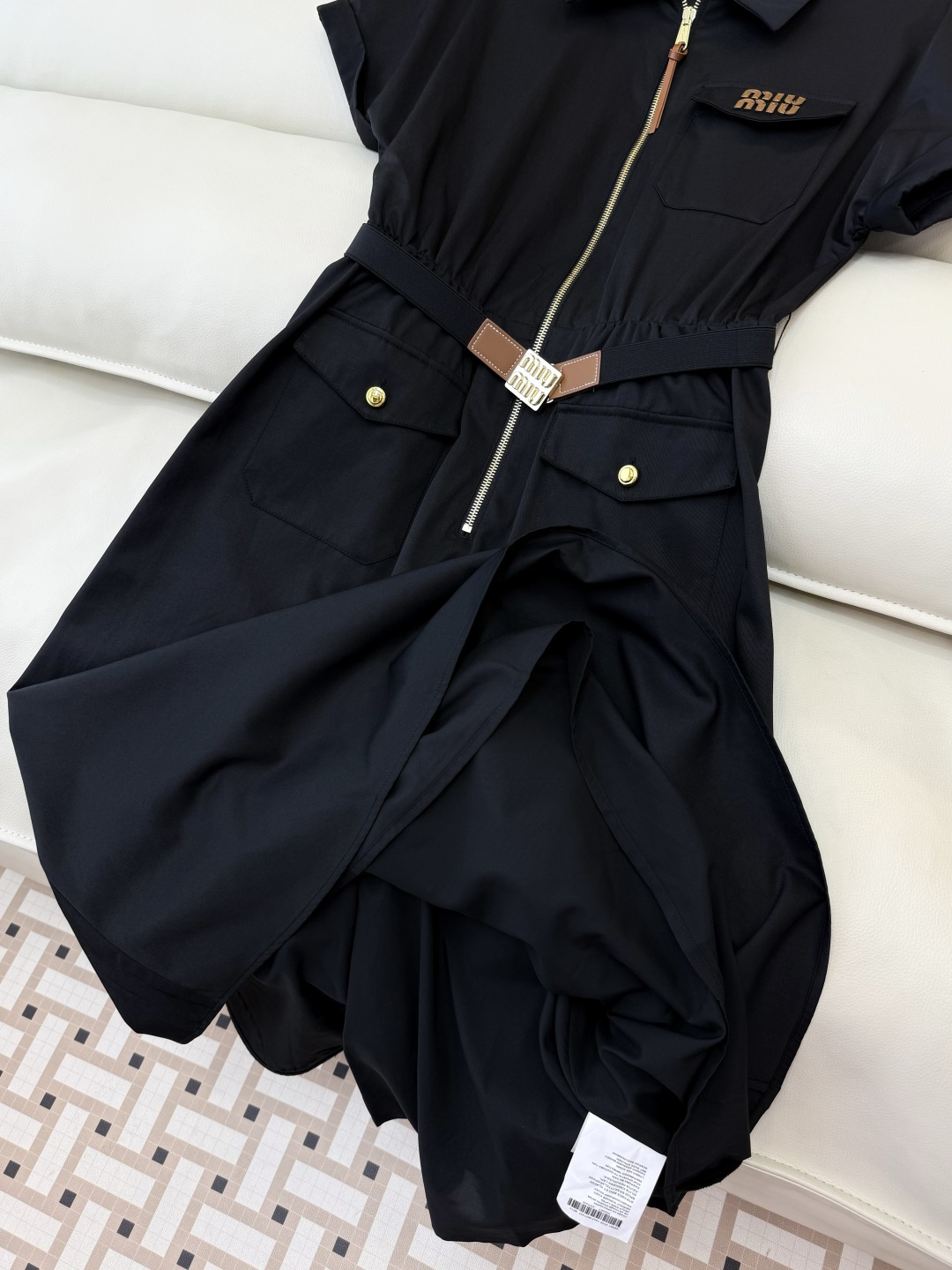 AW022#新款连衣裙P‼️miu 家 短袖修身 字母logo 连衣裙 两色图 SML