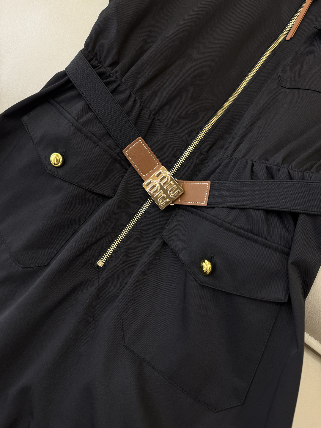 AW022#新款连衣裙P‼️miu 家 短袖修身 字母logo 连衣裙 两色图 SML