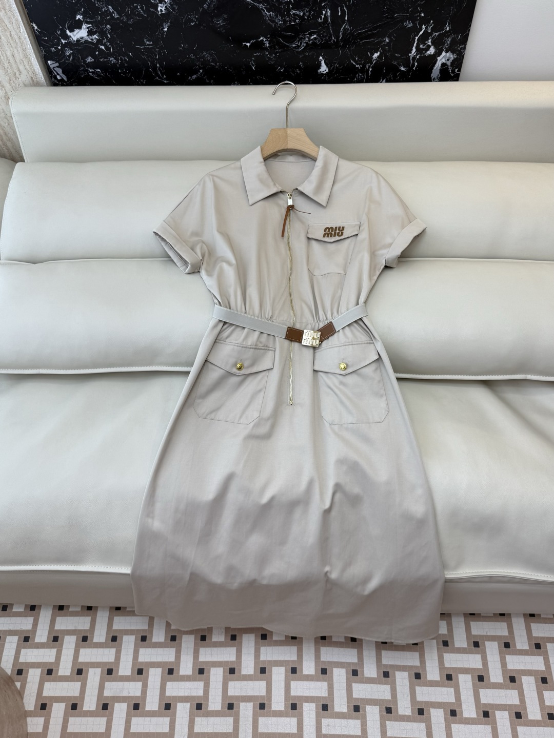 AW022#新款连衣裙P‼️miu 家 短袖修身 字母logo 连衣裙 两色图 SML