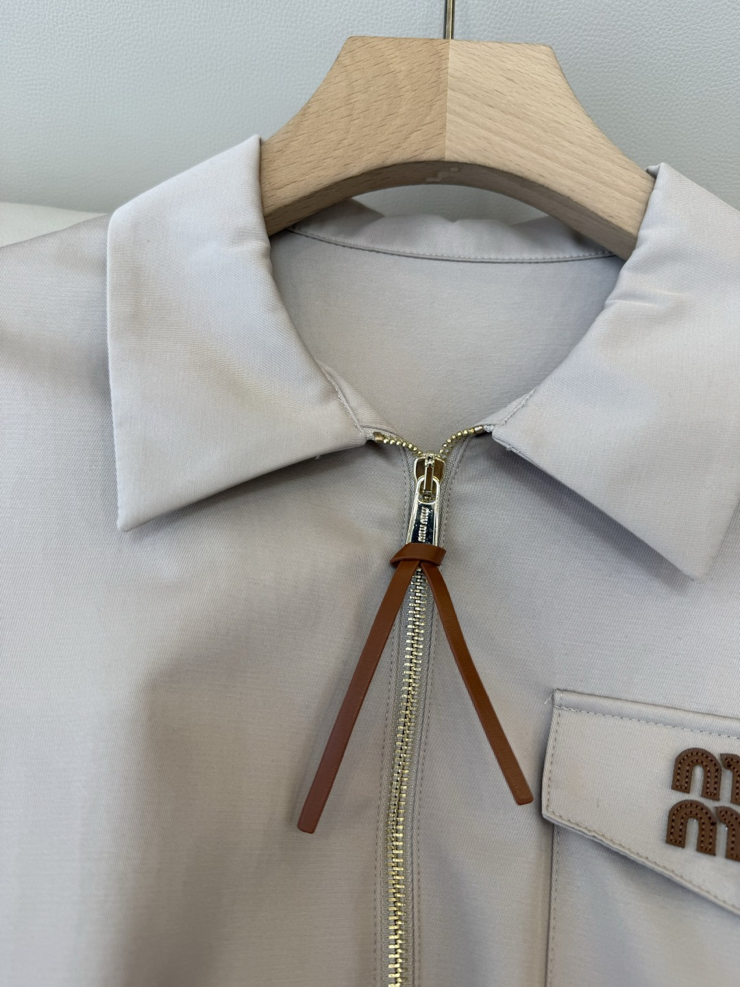 AW022#新款连衣裙P‼️miu 家 短袖修身 字母logo 连衣裙 两色图 SML