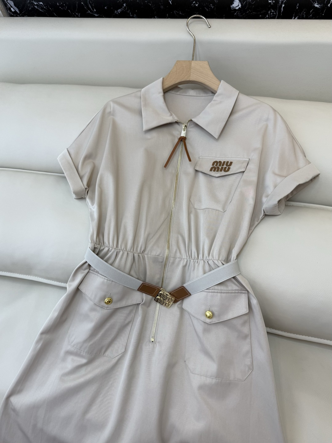 AW022#新款连衣裙P‼️miu 家 短袖修身 字母logo 连衣裙 两色图 SML