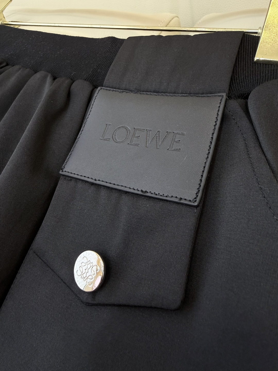 AW021#新款半裙P‼️LOE* 皮标logo 长半裙 两色图 SML