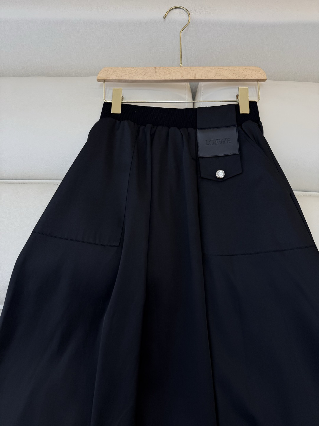 AW021#新款半裙P‼️LOE* 皮标logo 长半裙 两色图 SML